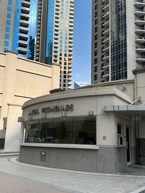 Elegant 1-Bedroom at Sparkle Tower, Dubai Marina